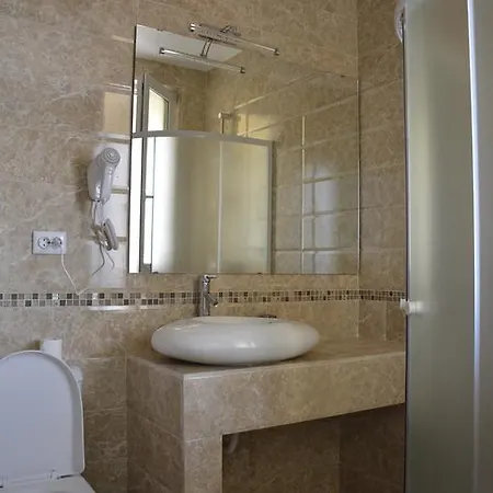 בית הארחה Pacific קוסטינסטי